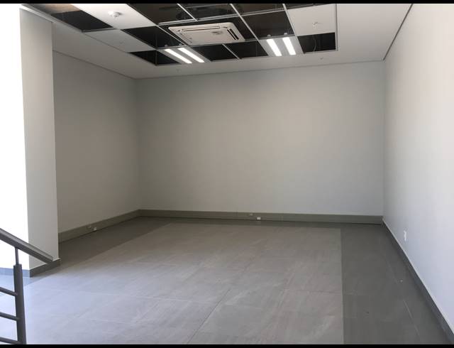 845M² WAREHOUSE RENTED IN MOUNT EDGECOMBE NORTH